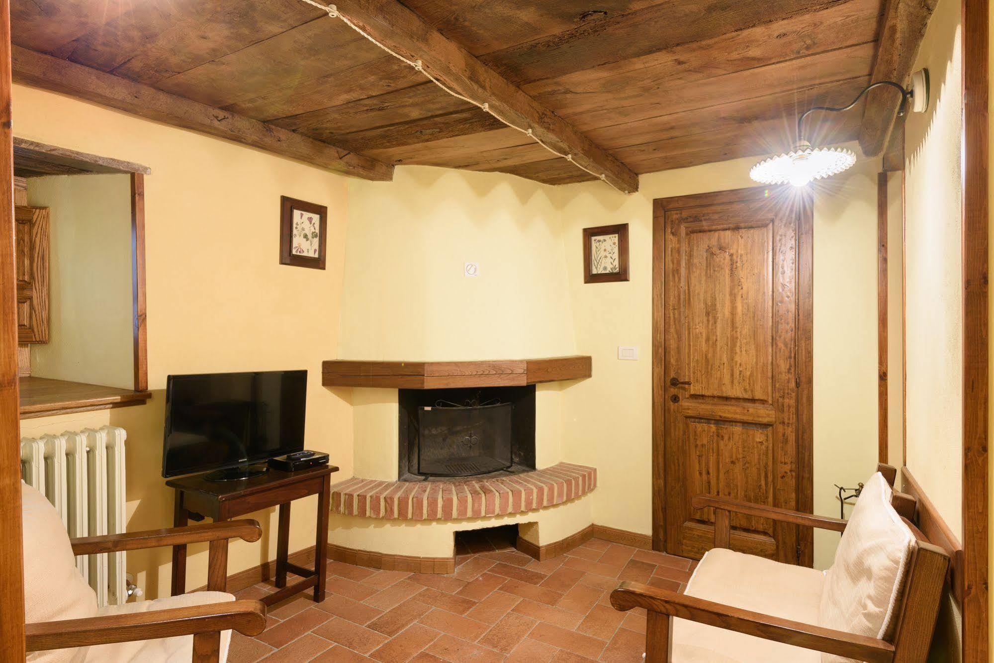 Borgo Dei Corsi Holiday House Reggiolo Exterior foto