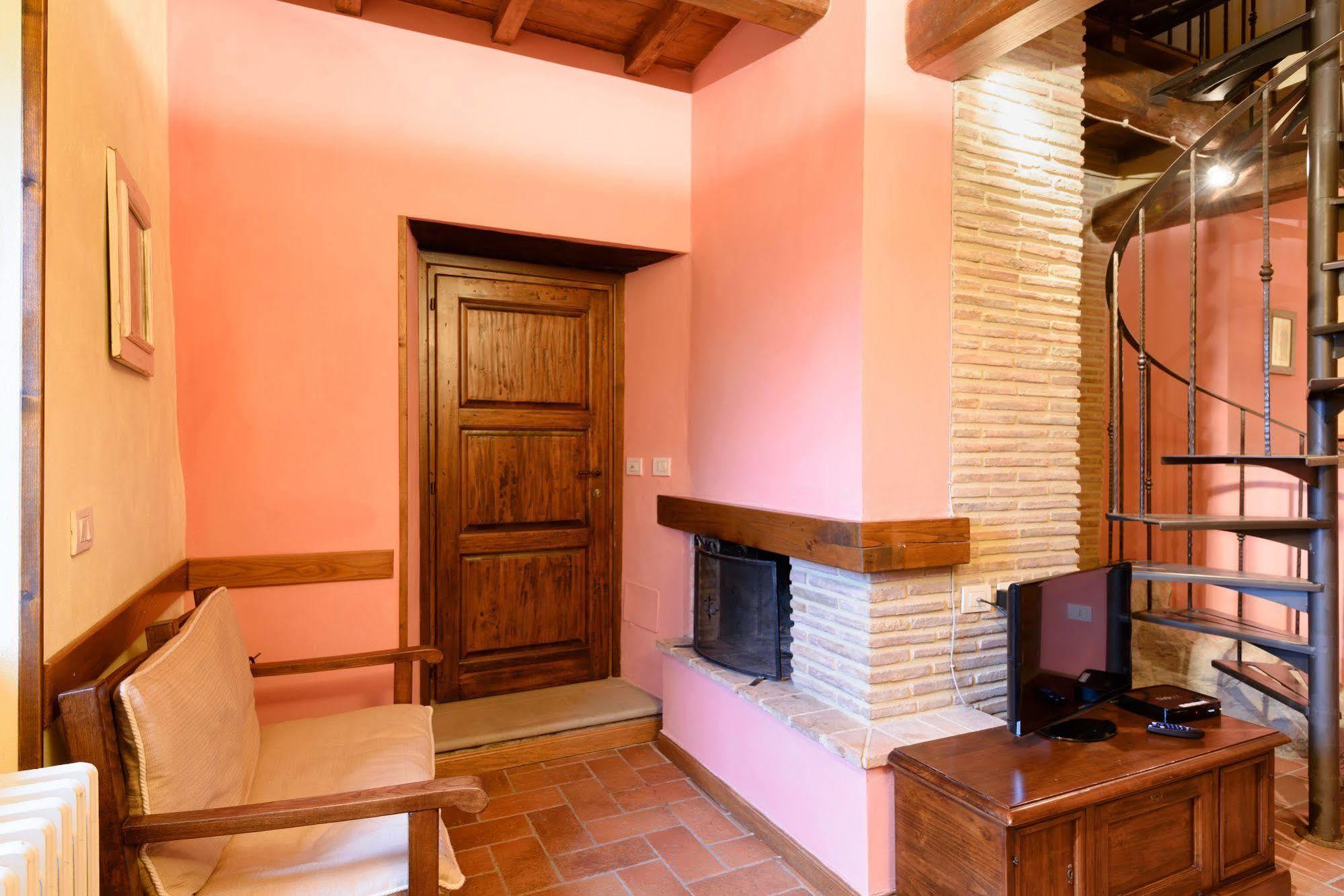Borgo Dei Corsi Holiday House Reggiolo Exterior foto